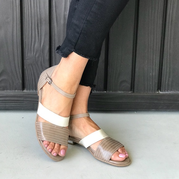 Leather Colorblock Ankle Strap Peep Flat Sandals - Picture 2 of 6